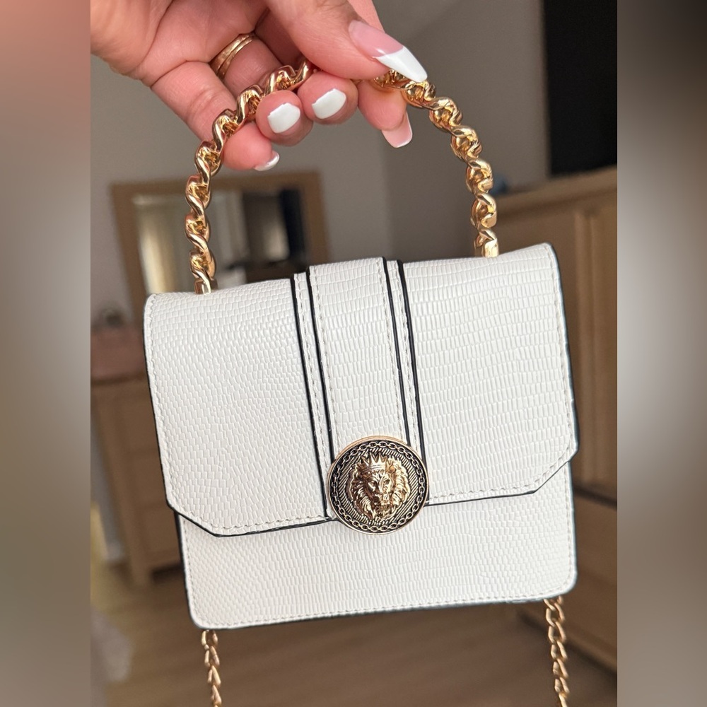 Aldo mini Crossbody Elegant White Crossbody Bag with Gold Chain